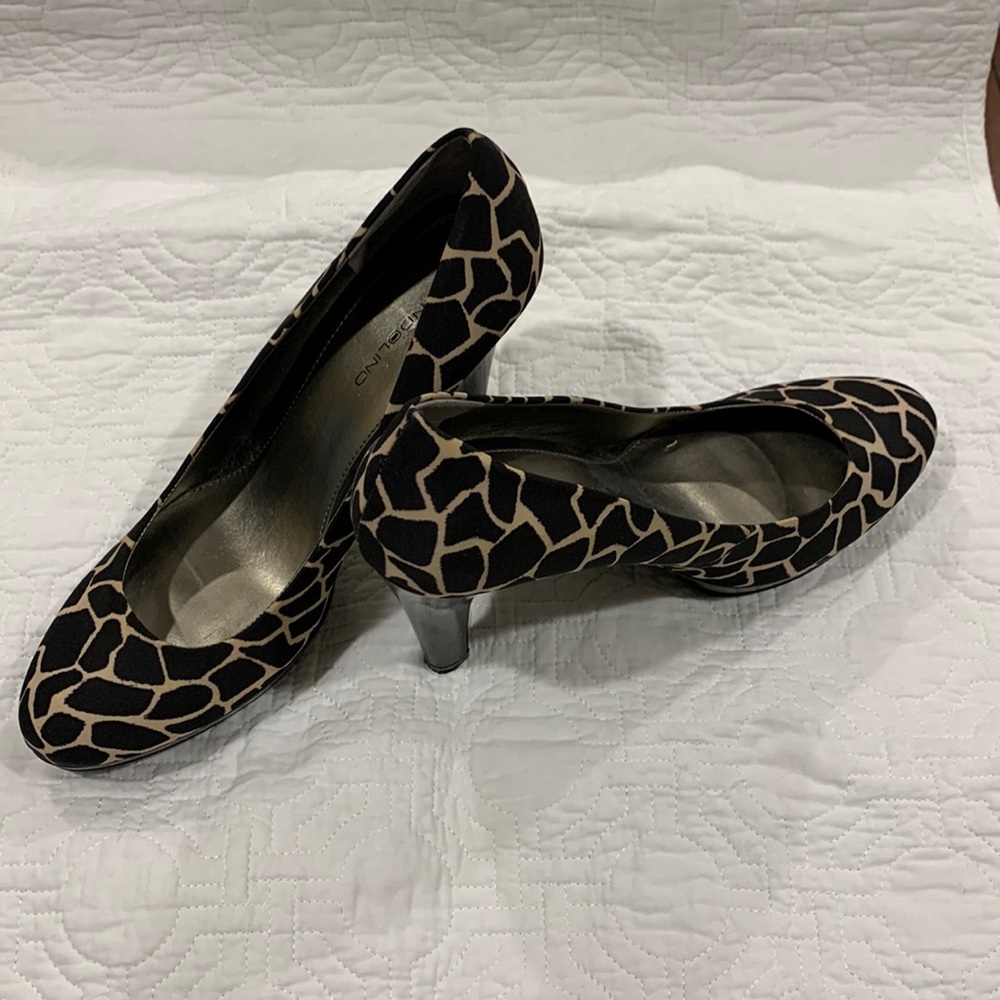 BANDOLINO | GIRAFFE PRINT PLATFORM HEELS | SIZE 9M